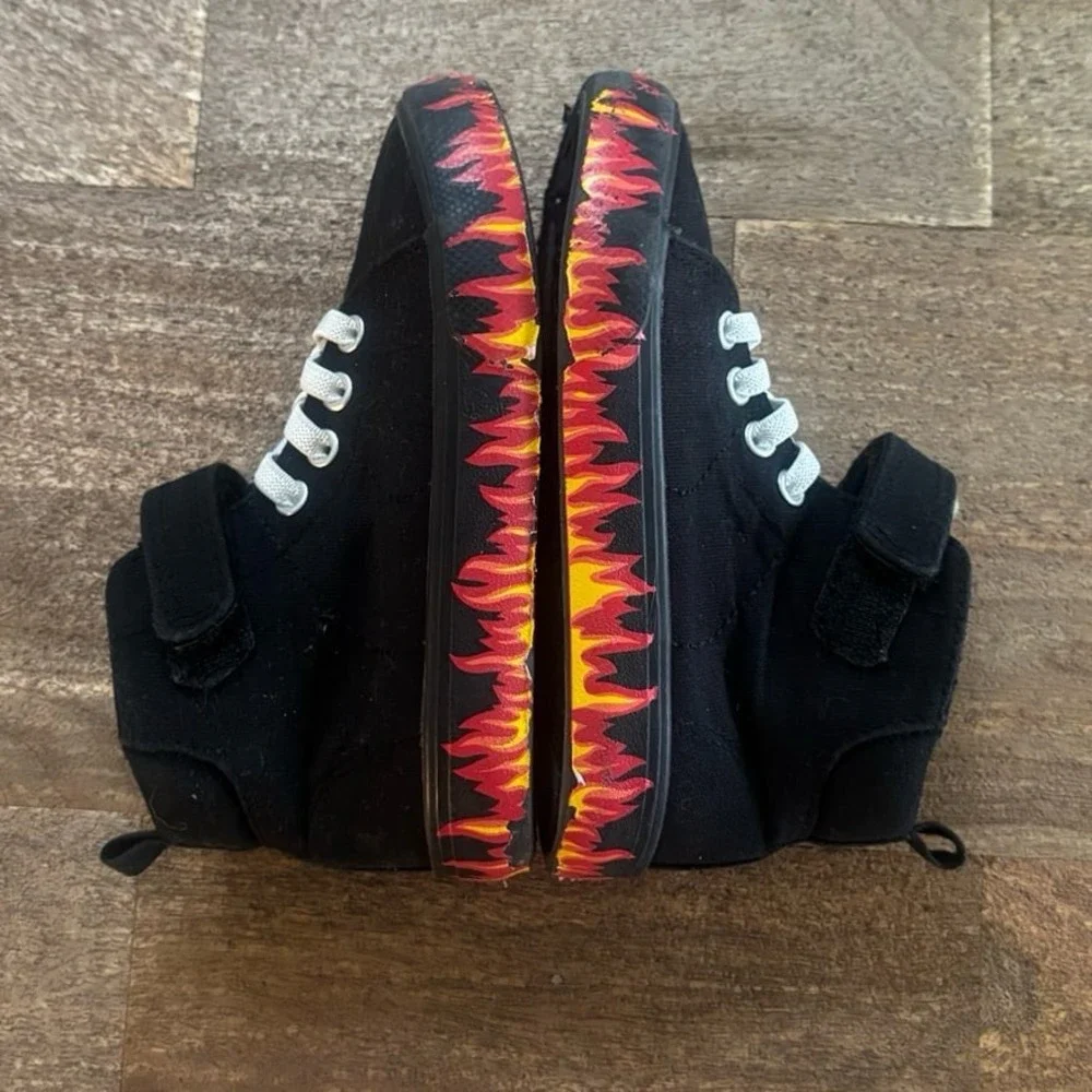 Toddler Boy High Top Sneakers Flames Soles size 8 by Wonder‎ Nation